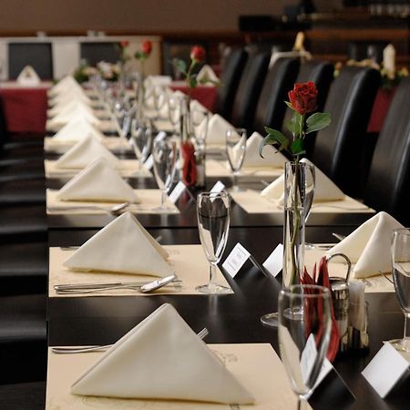 Hotel Zlata Stika Pardubice Eksteriør billede