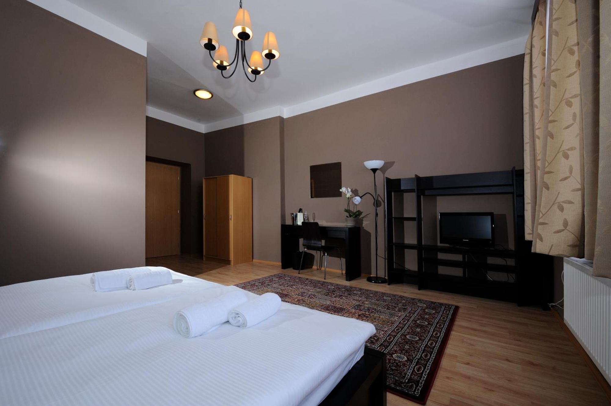 Hotel Zlata Stika Pardubice Eksteriør billede