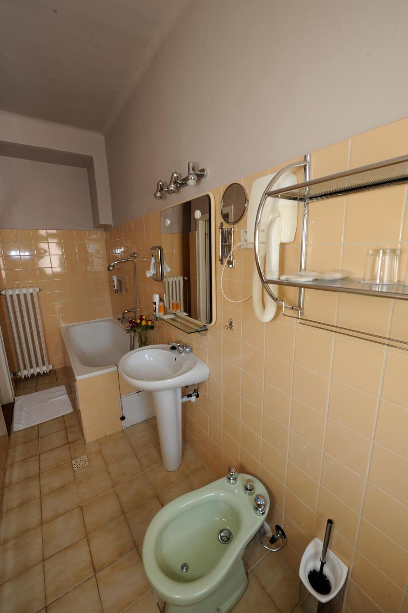 Hotel Zlata Stika Pardubice Eksteriør billede