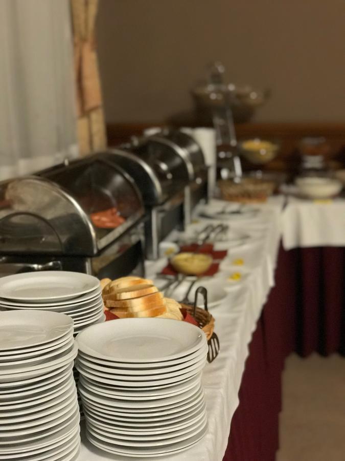Hotel Zlata Stika Pardubice Eksteriør billede