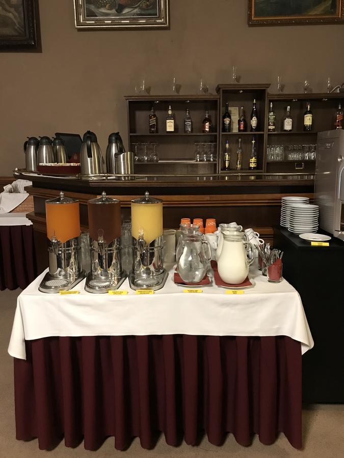 Hotel Zlata Stika Pardubice Eksteriør billede